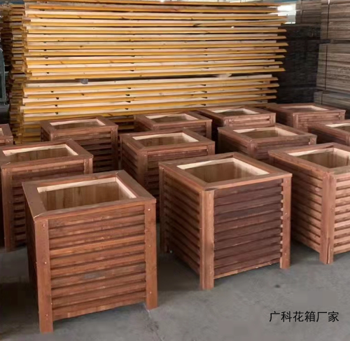 园林景观搭配什么花箱好